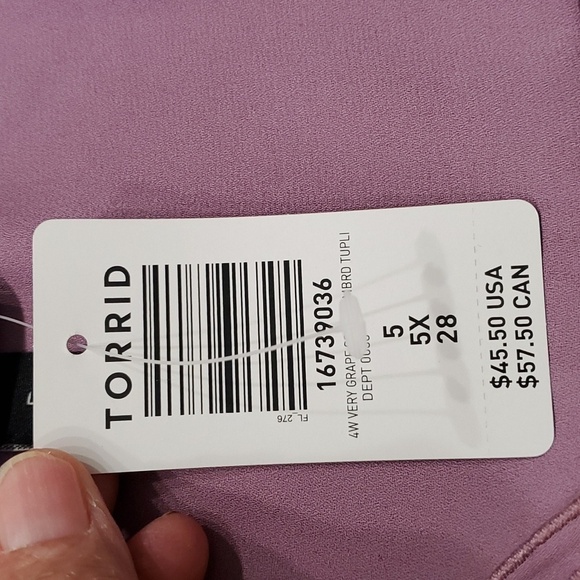 Women's 5X NWT lavender blouse, enbroidery around neck. Layed sleeves. - Picture 6 of 10